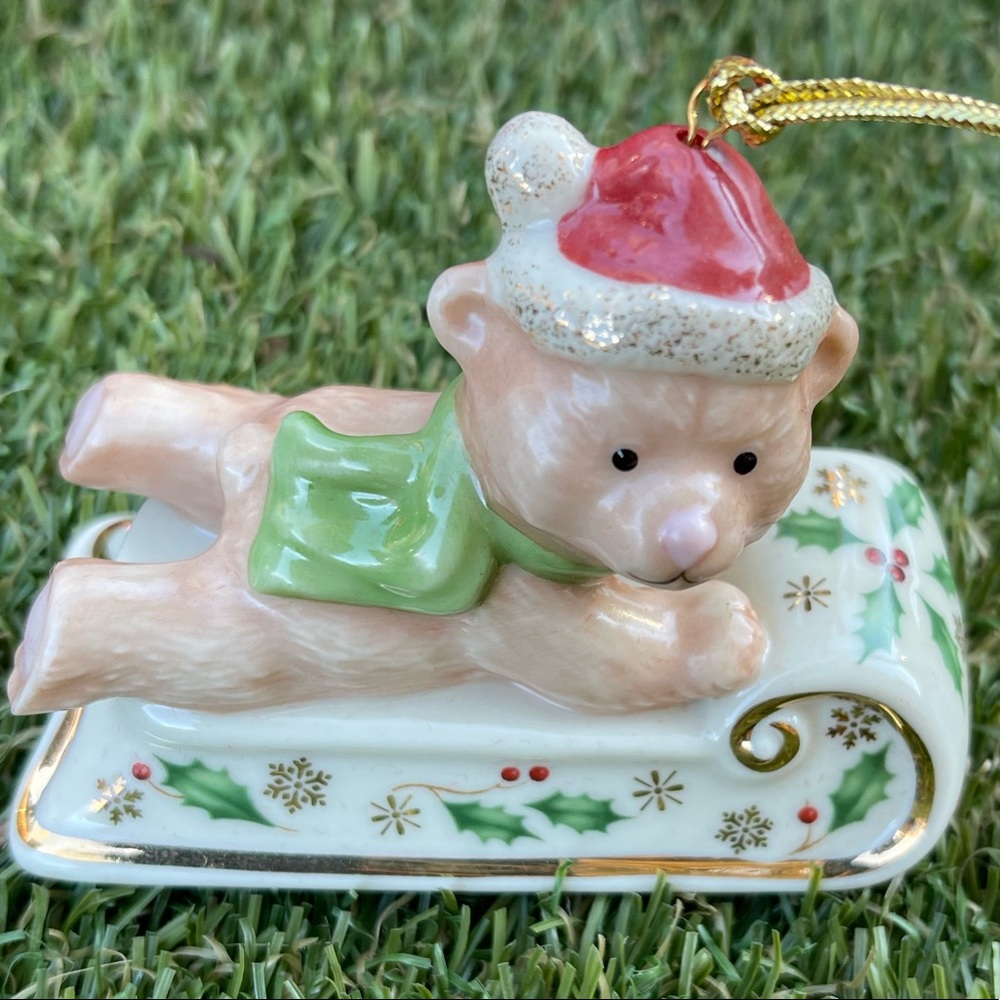LENOX SLEDDING BEAR CHRISTMAS ORNAMENT - Picture 8 of 8